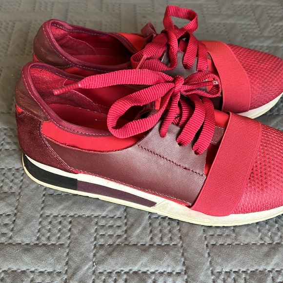 Arezzo : Red Sneakers - 7/7.5 - Picture 5 of 9